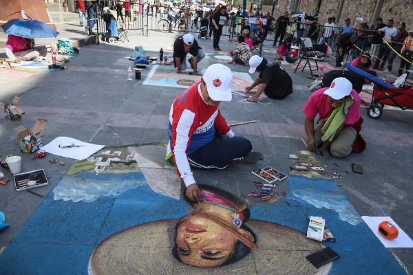 Llenan de folclor calles del Centro Histórico en Juárez
