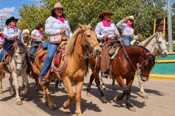 Exitosa Tercera Cabalgata Rosa en Guachochi