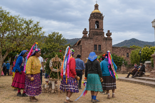 Nutema es la sagrada tradición funeraria rarámuri